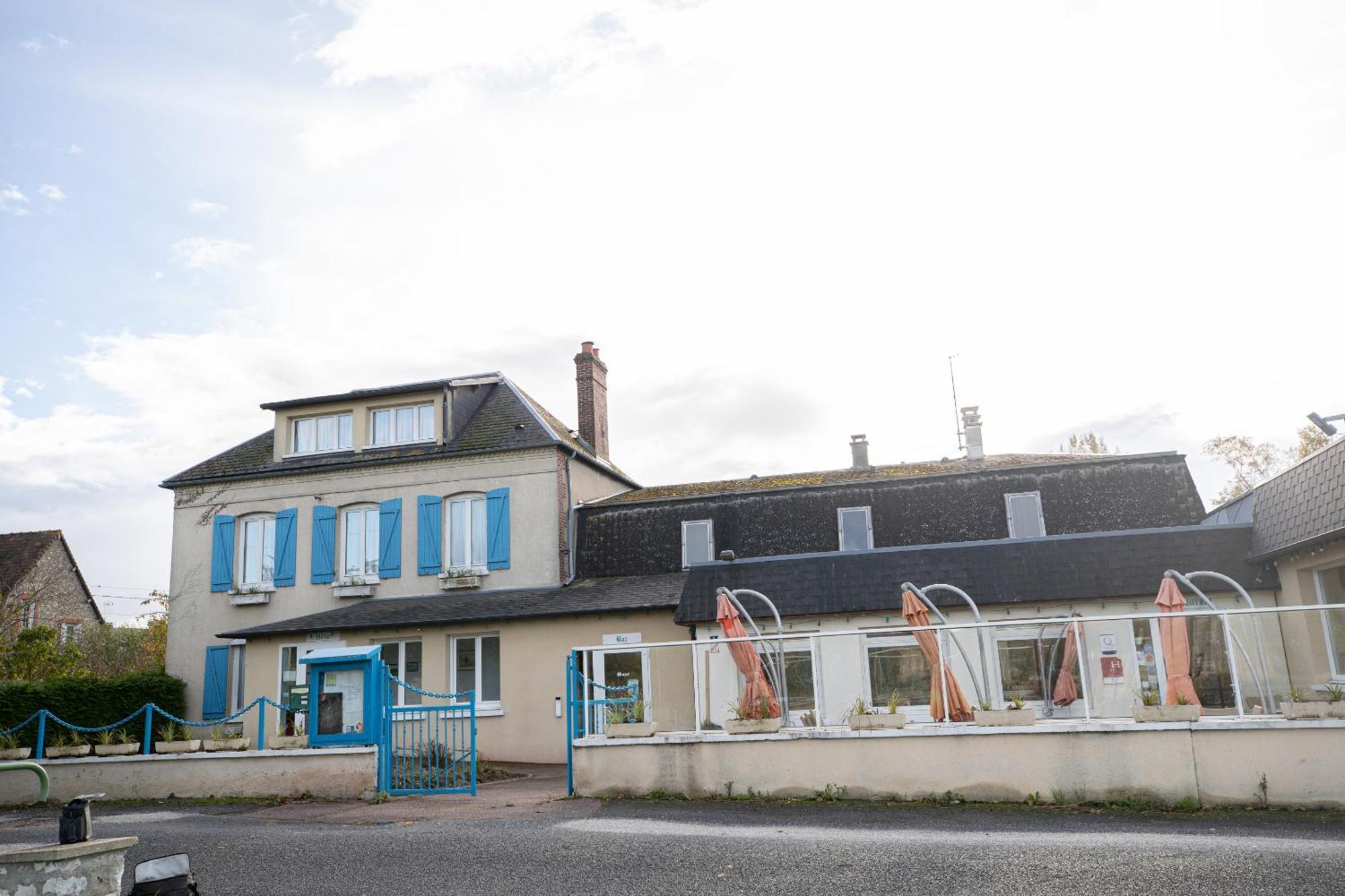 Hotel Restaurant Des 4 Ecluses Gaillon Exteriör bild